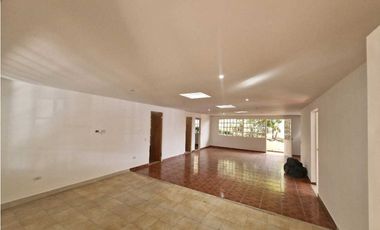 En Arriendo Casa Urbana 485 m2 Barrio Marsella, La Mesa Cund.