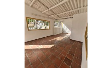 En Arriendo Casa Urbana 485 m2 Barrio Marsella, La Mesa Cund.
