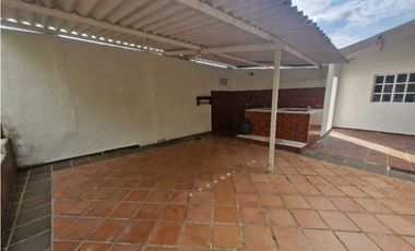 En Arriendo Casa Urbana 485 m2 Barrio Marsella, La Mesa Cund.