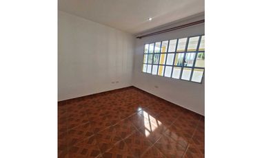 En Arriendo Casa Urbana 485 m2 Barrio Marsella, La Mesa Cund.