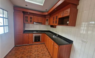En Arriendo Casa Urbana 485 m2 Barrio Marsella, La Mesa Cund.