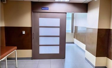 Mall del Sol, Consultorio en Renta, 40m2, 3 Ambientes