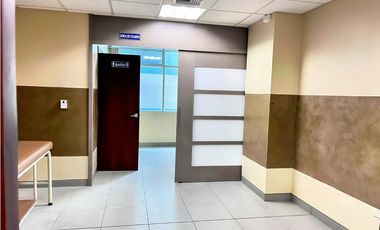 Mall del Sol, Consultorio en Renta, 40m2, 3 Ambientes