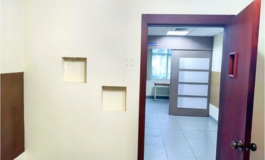 Mall del Sol, Consultorio en Renta, 40m2, 3 Ambientes