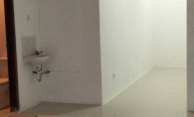 RUANG UNTUK USAHA LOKASI STRATEGIS DI KEBAYORAN BARU JAKARTA SELATAN