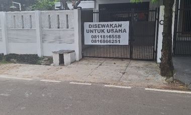 RUANG UNTUK USAHA LOKASI STRATEGIS DI KEBAYORAN BARU JAKARTA SELATAN