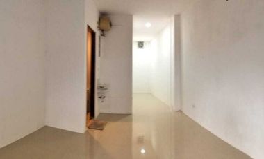 RUANG UNTUK USAHA LOKASI STRATEGIS DI KEBAYORAN BARU JAKARTA SELATAN