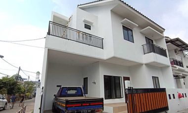 PD GEDE BEKASI RUMAH BARU LAST UNIT READY SIAP HUNI JALAN 2 MOBIL S609