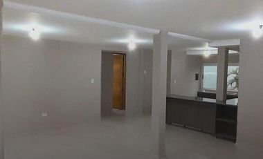 Departamento en calle Sarmiento casi 3 de Febrero