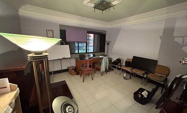 CASA CON USO DE SUELO Y ESTUDIO DE GRABACION EN ANZURES EN VENTA