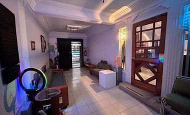 CASA CON USO DE SUELO Y ESTUDIO DE GRABACION EN ANZURES EN VENTA