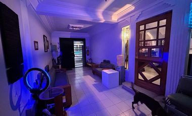 CASA CON USO DE SUELO Y ESTUDIO DE GRABACION EN ANZURES EN VENTA