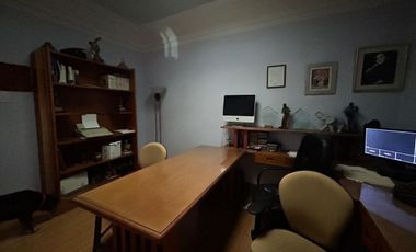 CASA CON USO DE SUELO Y ESTUDIO DE GRABACION EN ANZURES EN VENTA