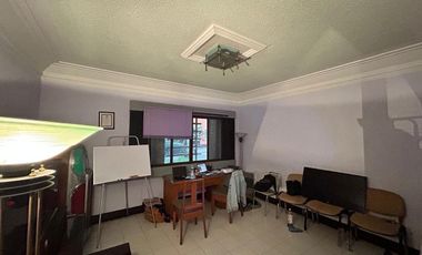 CASA CON USO DE SUELO Y ESTUDIO DE GRABACION EN ANZURES EN VENTA