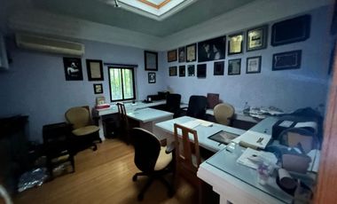 CASA CON USO DE SUELO Y ESTUDIO DE GRABACION EN ANZURES EN VENTA