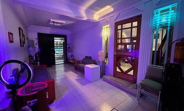 CASA CON USO DE SUELO Y ESTUDIO DE GRABACION EN ANZURES EN VENTA