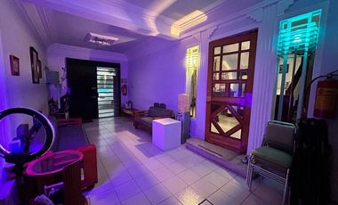 CASA CON USO DE SUELO Y ESTUDIO DE GRABACION EN ANZURES EN VENTA