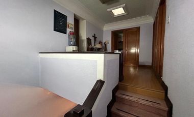 CASA CON USO DE SUELO Y ESTUDIO DE GRABACION EN ANZURES EN VENTA