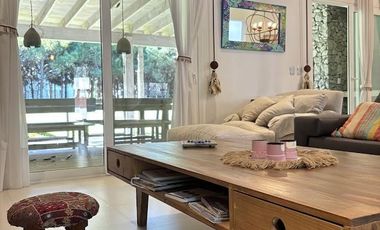 Amplia Casa en Costa Esmeralda – 4 Dormitorios, Pileta y Lote Doble