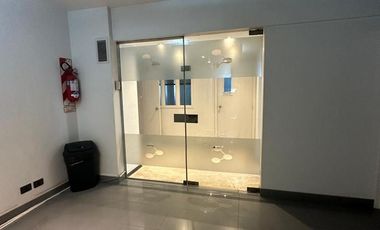 Oficina en alquiler - 140 m2 con cochera - Monserrat