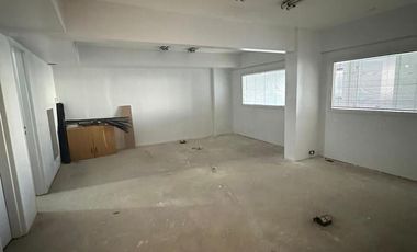 Oficina en alquiler - 140 m2 con cochera - Monserrat