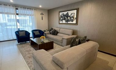 RENTA DE CASA AMUEBLADA EN EL FRACCIONAMIENTO LA ANTIGUA CEMENTERA.