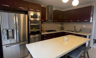 RENTA DE CASA AMUEBLADA EN EL FRACCIONAMIENTO LA ANTIGUA CEMENTERA.