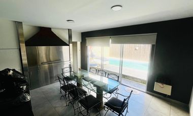 Venta Casa 4 ambientes Pileta Parrilla en Ramos Mejía