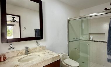 🏡 Residencia sobre Avenida Principal en Montebello – Amplios Espacios