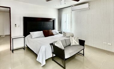 🏡 Residencia sobre Avenida Principal en Montebello – Amplios Espacios