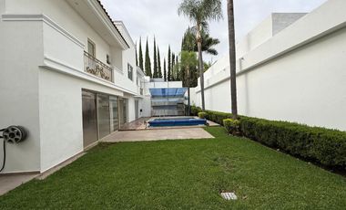 RENTA DE CASA EN CONDOMINIO TENERIFE, PUERTA DE HIERRO