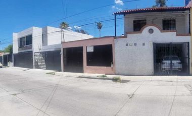 Casa en Venta en Héroes de Ags.