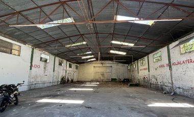 Bodega Comercial a una cuadra Av Central