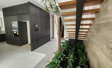 Casa en Venta Altozano 4 Recámaras Fraccionamiento privado