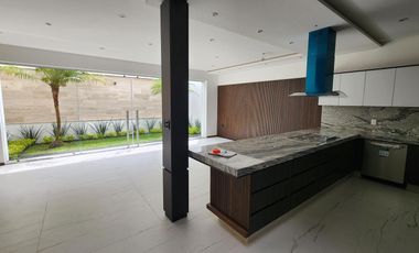 Casa en Venta Altozano 4 Recámaras Fraccionamiento privado