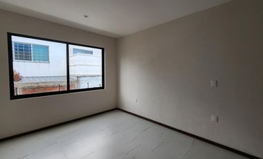 Casa en Venta Altozano 4 Recámaras Fraccionamiento privado