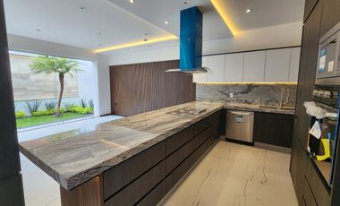 Casa en Venta Altozano 4 Recámaras Fraccionamiento privado