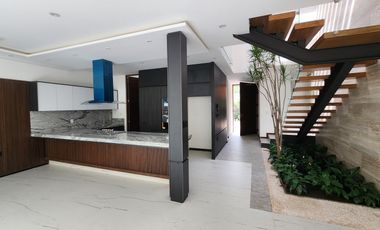 Casa en Venta Altozano 4 Recámaras Fraccionamiento privado