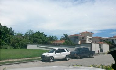 Se Vende Terreno Comercial de 1,209 Mts2 en Clayton