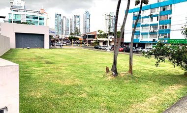 Se Vende Terreno de 1,561mts2 en Vía Porras con Calle 50