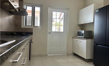 SE VENDE CASA EN PH QUINTAS DE VERSALLES