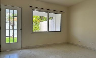SE VENDE CASA EN PH QUINTAS DE VERSALLES