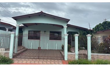 CASA EN BRISAS DEL GOLF