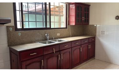 CASA EN BRISAS DEL GOLF