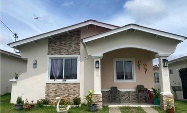 ALQUILER DE CASA EN CHORRERA BARRIADA BOSQUE DORADO