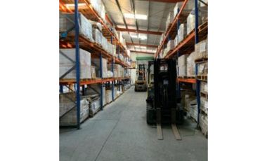 LOCAL CON DEPÓSITO 2337 M2 AVENIDA SANTA ELENA PARQUE LEFEVRE JP