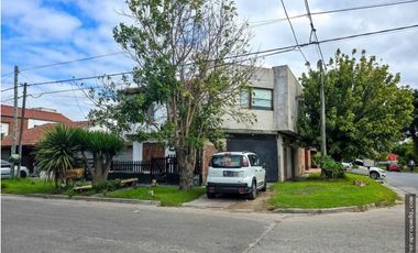 PH 4 AMB. PADRE DUTTO y CARASA - A 100 mts de AV. F. de la Plaza