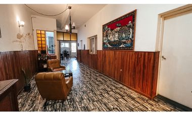 Venta Casa en calle Itallia 3 dormitorios, cochera y patio