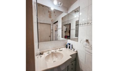 Venta Casa en calle Itallia 3 dormitorios, cochera y patio