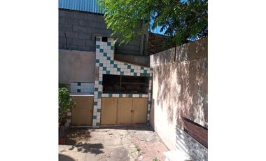 Ameyra 4051, entre J. B Justo y Vidal